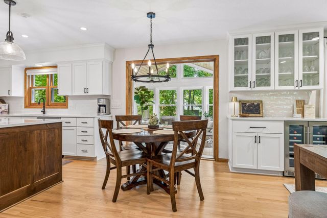 875 Fernbrook Lane N, Plymouth, MN 55447