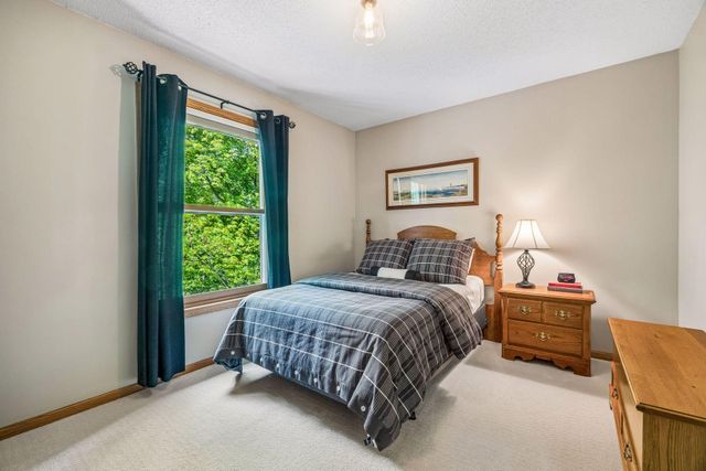875 Fernbrook Lane N, Plymouth, MN 55447