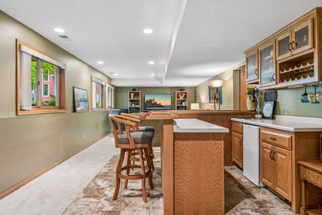 875 Fernbrook Lane N, Plymouth, MN 55447