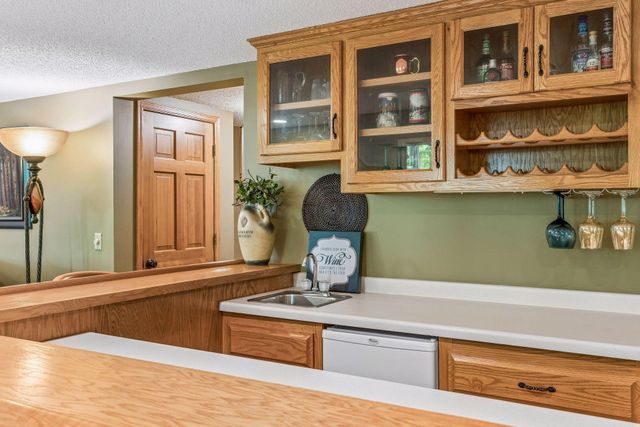 875 Fernbrook Lane N, Plymouth, MN 55447