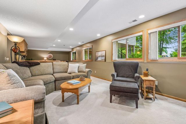 875 Fernbrook Lane N, Plymouth, MN 55447