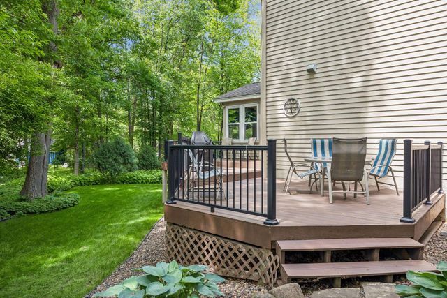 875 Fernbrook Lane N, Plymouth, MN 55447