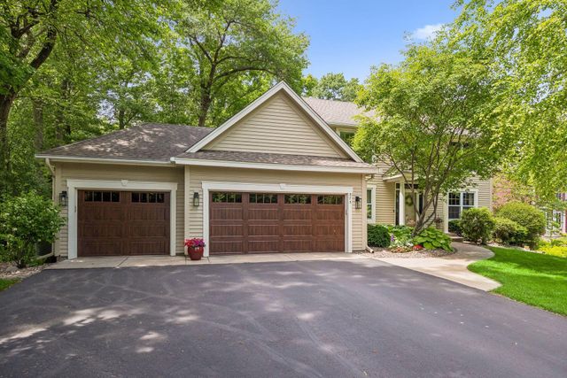 875 Fernbrook Lane N, Plymouth, MN 55447