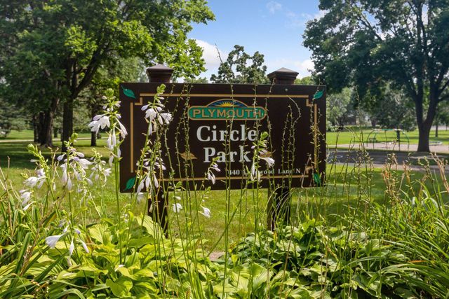 875 Fernbrook Lane N, Plymouth, MN 55447