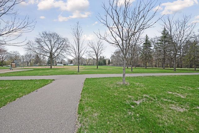 875 Fernbrook Lane N, Plymouth, MN 55447
