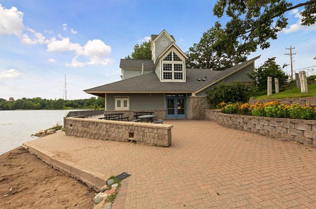 875 Fernbrook Lane N, Plymouth, MN 55447