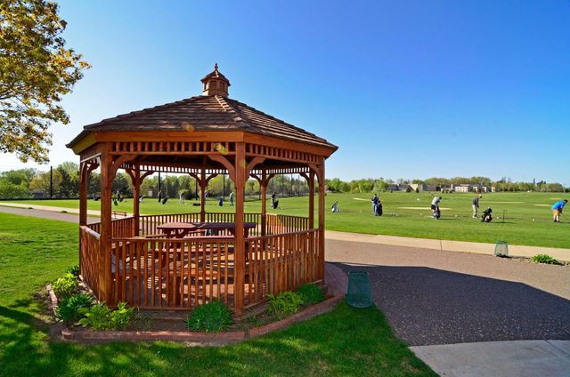 875 Fernbrook Lane N, Plymouth, MN 55447