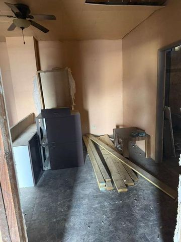 1613 11th Street S, St Joseph, MO 64501