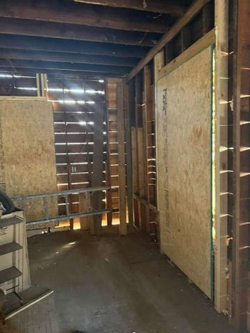 1613 11th Street S, St Joseph, MO 64501