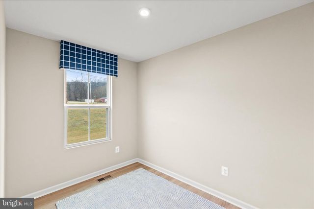 69 SUMMERFIELD DR, Hanover, PA 17331