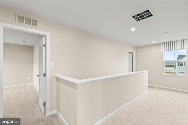 69 SUMMERFIELD DR, Hanover, PA 17331