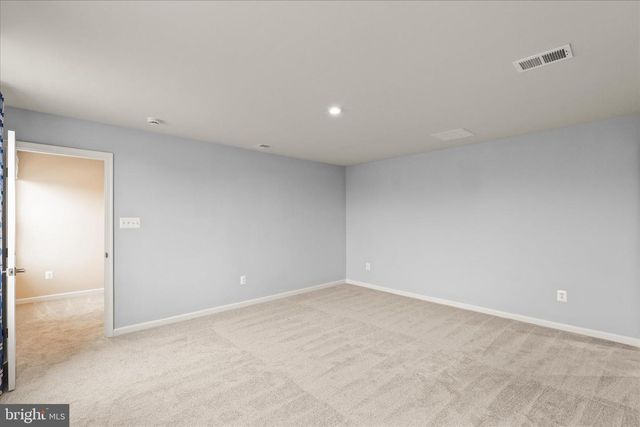 69 SUMMERFIELD DR, Hanover, PA 17331