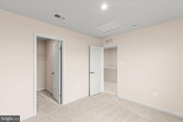 69 SUMMERFIELD DR, Hanover, PA 17331