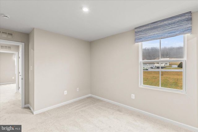 69 SUMMERFIELD DR, Hanover, PA 17331