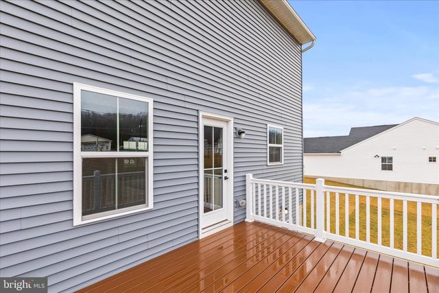 69 SUMMERFIELD DR, Hanover, PA 17331