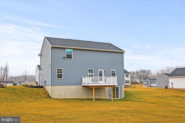 69 SUMMERFIELD DR, Hanover, PA 17331