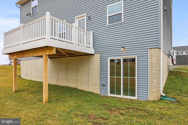 69 SUMMERFIELD DR, Hanover, PA 17331