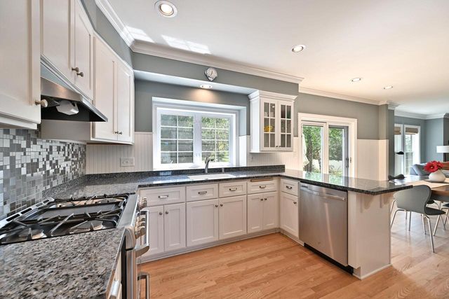 W170N5025 Old Hickory ROAD, Menomonee Falls, WI 53051