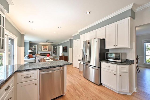 W170N5025 Old Hickory ROAD, Menomonee Falls, WI 53051