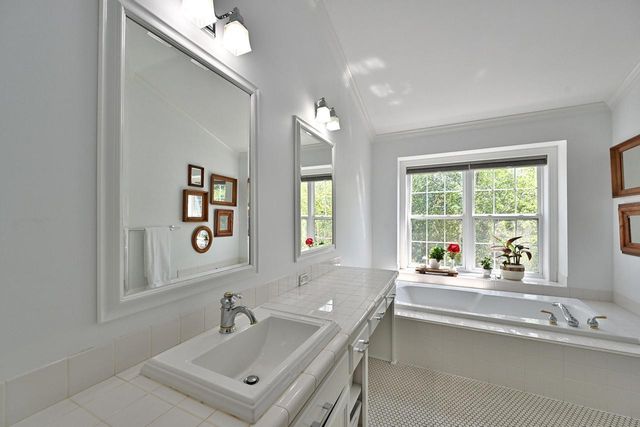 W170N5025 Old Hickory ROAD, Menomonee Falls, WI 53051