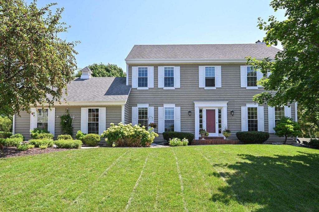 W170N5025 Old Hickory ROAD, Menomonee Falls, WI 53051