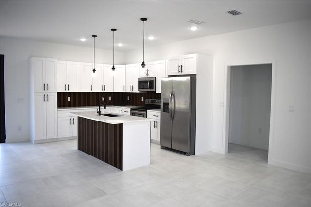 1006 Hamilton AVE, Lehigh Acres, FL 33972