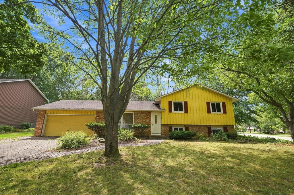 2527 Interlachen Drive, Stillwater, MN 55082 — exterior