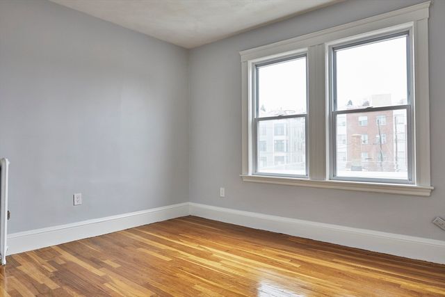 52 Mansfield 2, Somerville, MA 02143