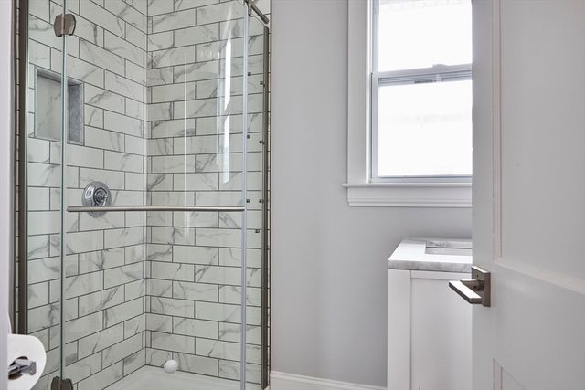 52 Mansfield 2, Somerville, MA 02143