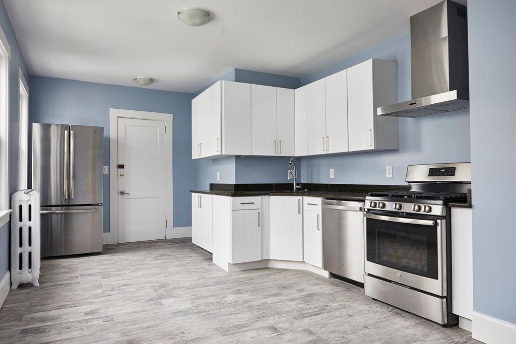 52 Mansfield 2, Somerville, MA 02143