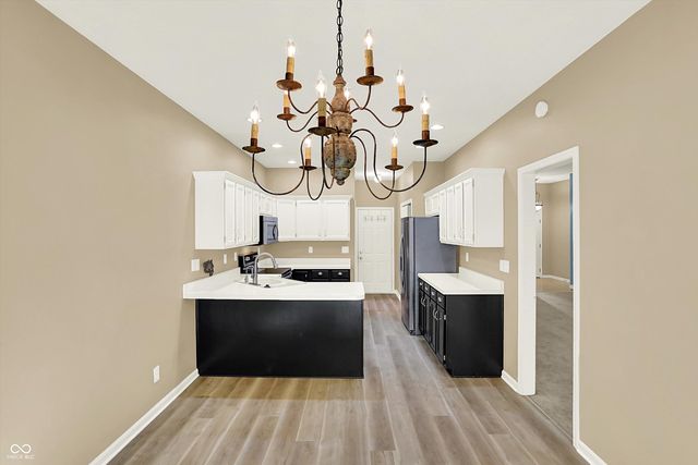 1603 Oakmere Way, Greenwood, IN 46142