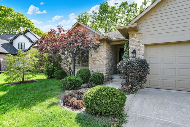 1603 Oakmere Way, Greenwood, IN 46142