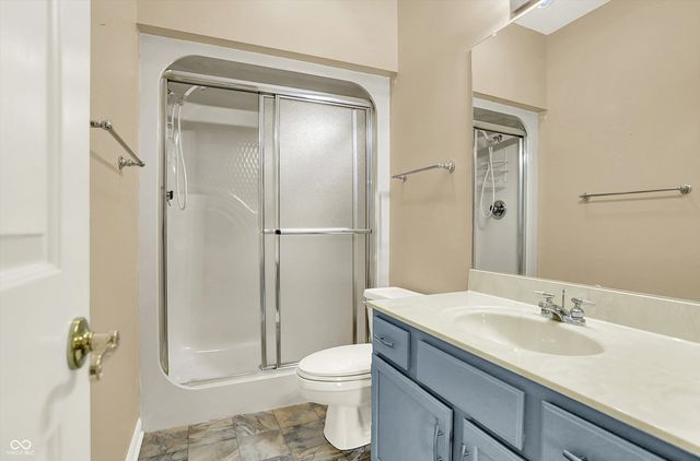 1603 Oakmere Way, Greenwood, IN 46142