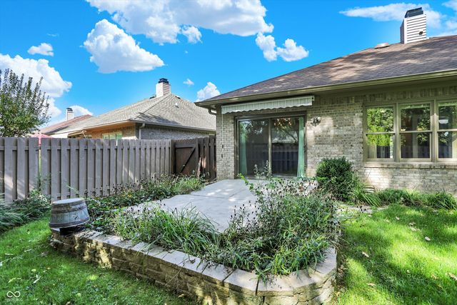 1603 Oakmere Way, Greenwood, IN 46142