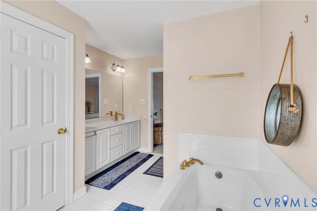 5337 Irvington Road, White Stone, VA 22578