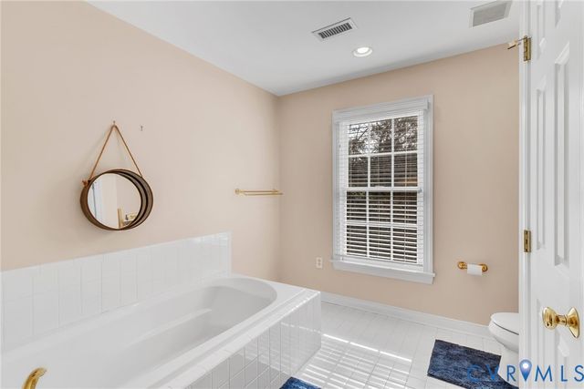 5337 Irvington Road, White Stone, VA 22578