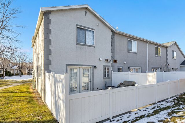 49 KENSINGTON PL, North Logan, UT 84341