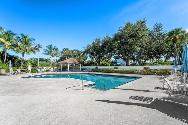 16648 TRADERS Crossing N 106, Jupiter, FL 33477