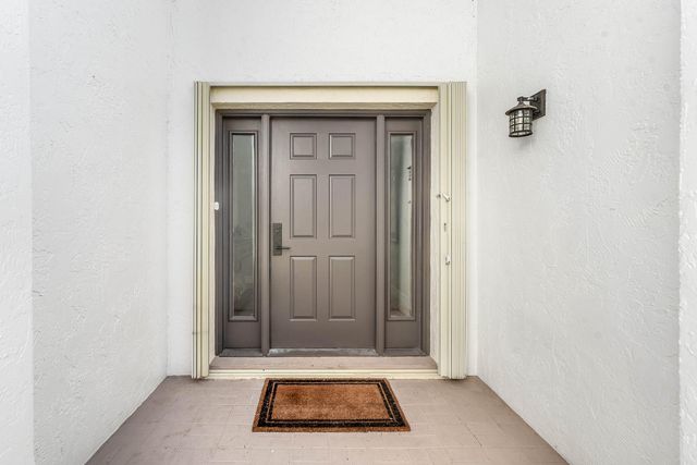 16648 TRADERS Crossing N 106, Jupiter, FL 33477