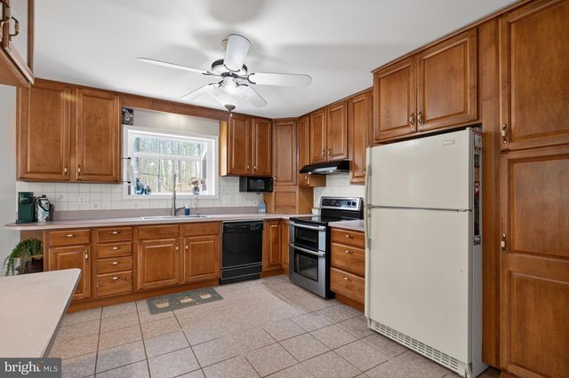 110 SAYLERS CREEK RD, Locust Grove, VA 22508