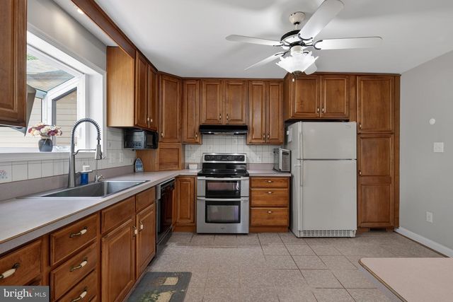 110 SAYLERS CREEK RD, Locust Grove, VA 22508