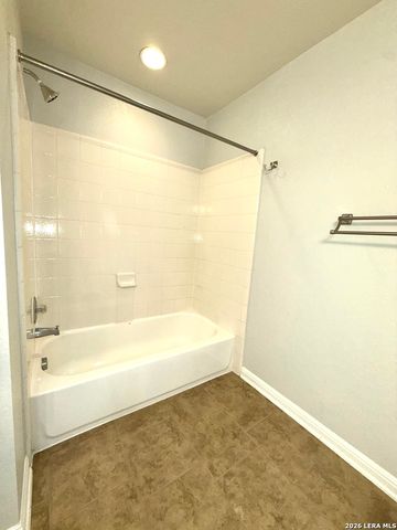 11218 Acuff Sta, San Antonio, TX 78254