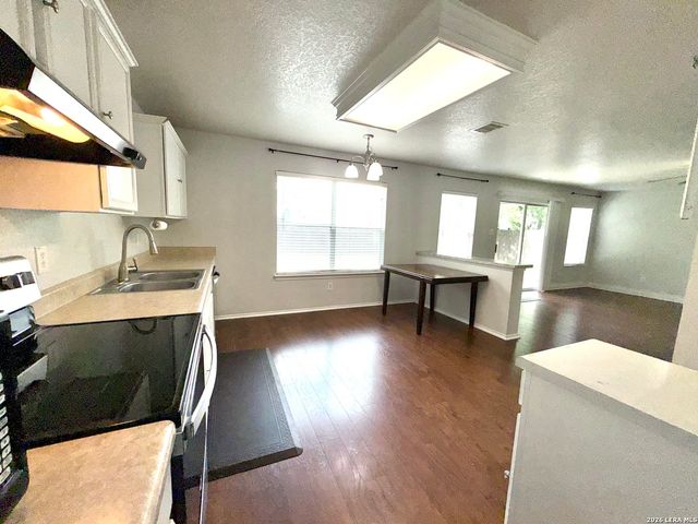 11218 Acuff Sta, San Antonio, TX 78254