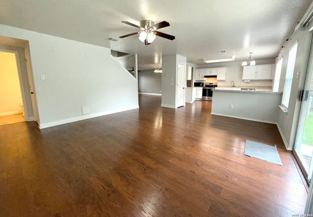 11218 Acuff Sta, San Antonio, TX 78254