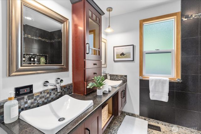9918 227th Place SW, Edmonds, WA 98020