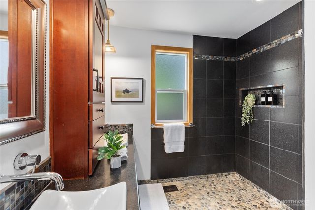 9918 227th Place SW, Edmonds, WA 98020