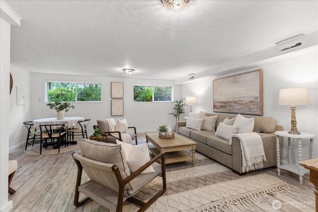 9918 227th Place SW, Edmonds, WA 98020