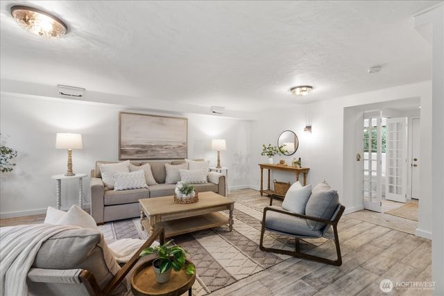 9918 227th Place SW, Edmonds, WA 98020