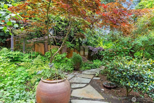 9918 227th Place SW, Edmonds, WA 98020