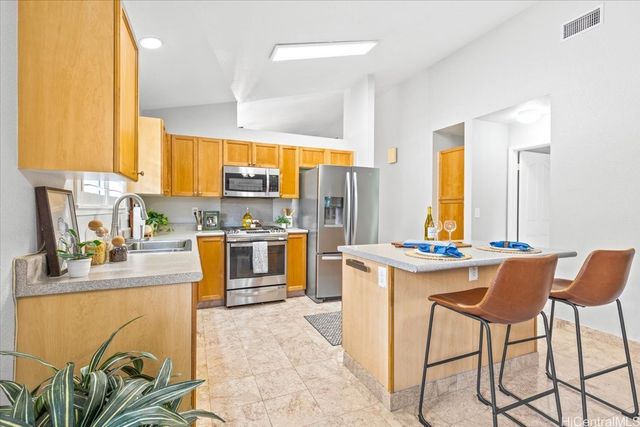 94-1012 Kuhao Street, Waipahu, HI 96797